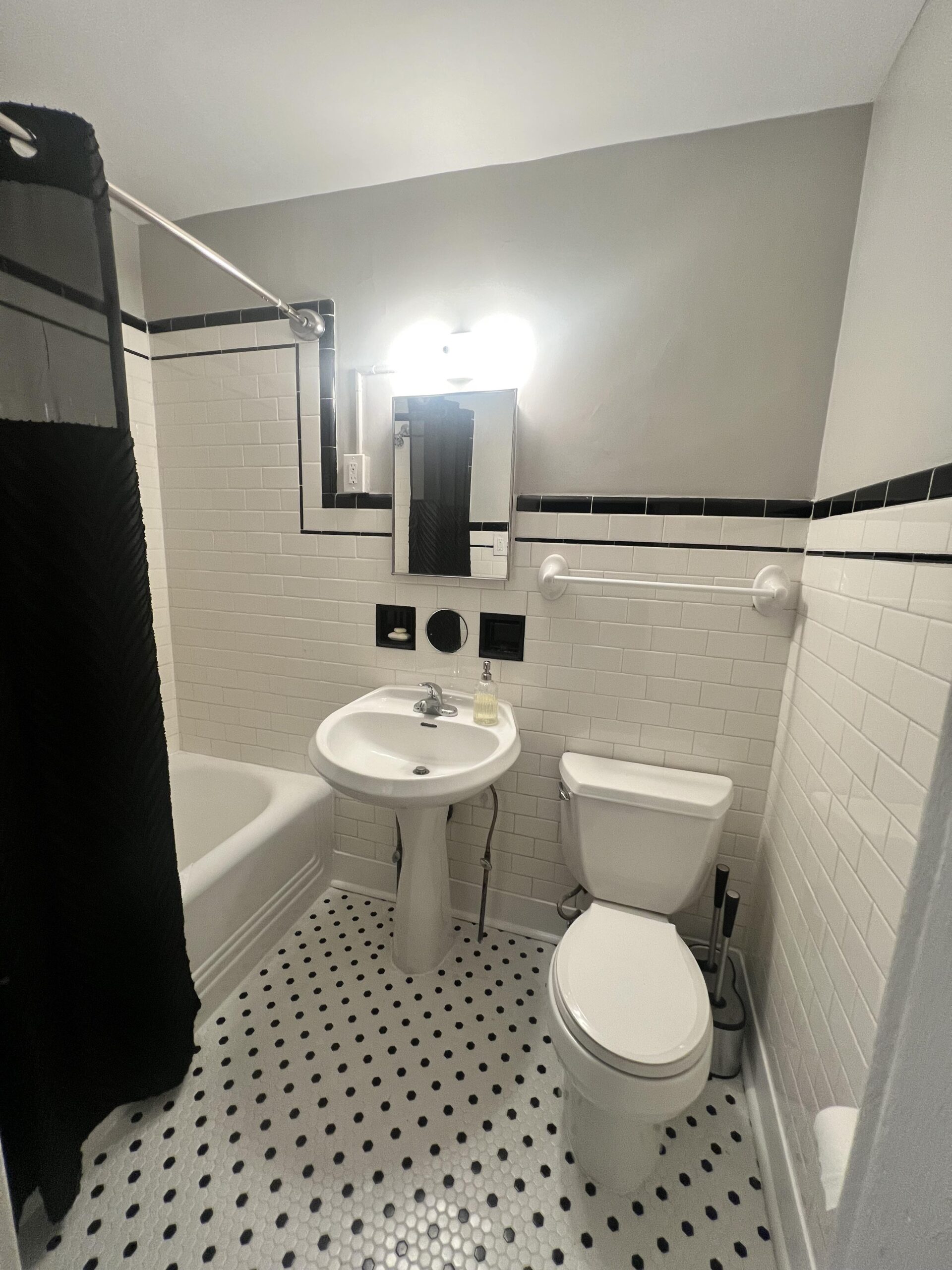 Hate Your Bathroom Tiles? Here is How I Replaced Mine — Without Getting Divorced  - изображение 4