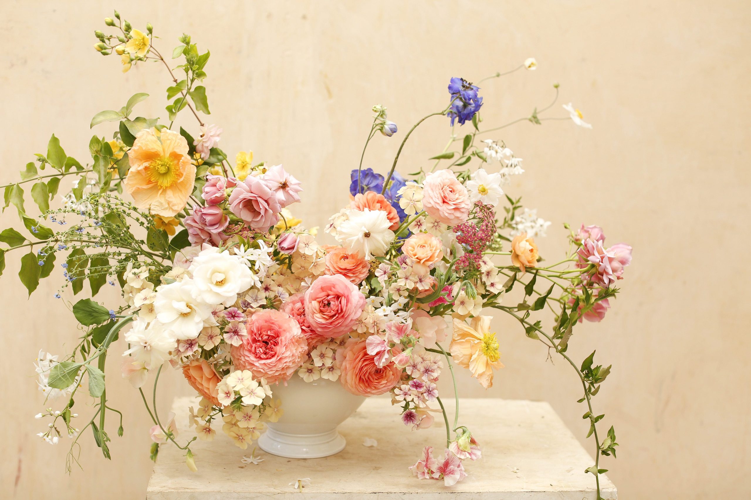 How to Style Spring Bouquets Without Overthinking - изображение 4
